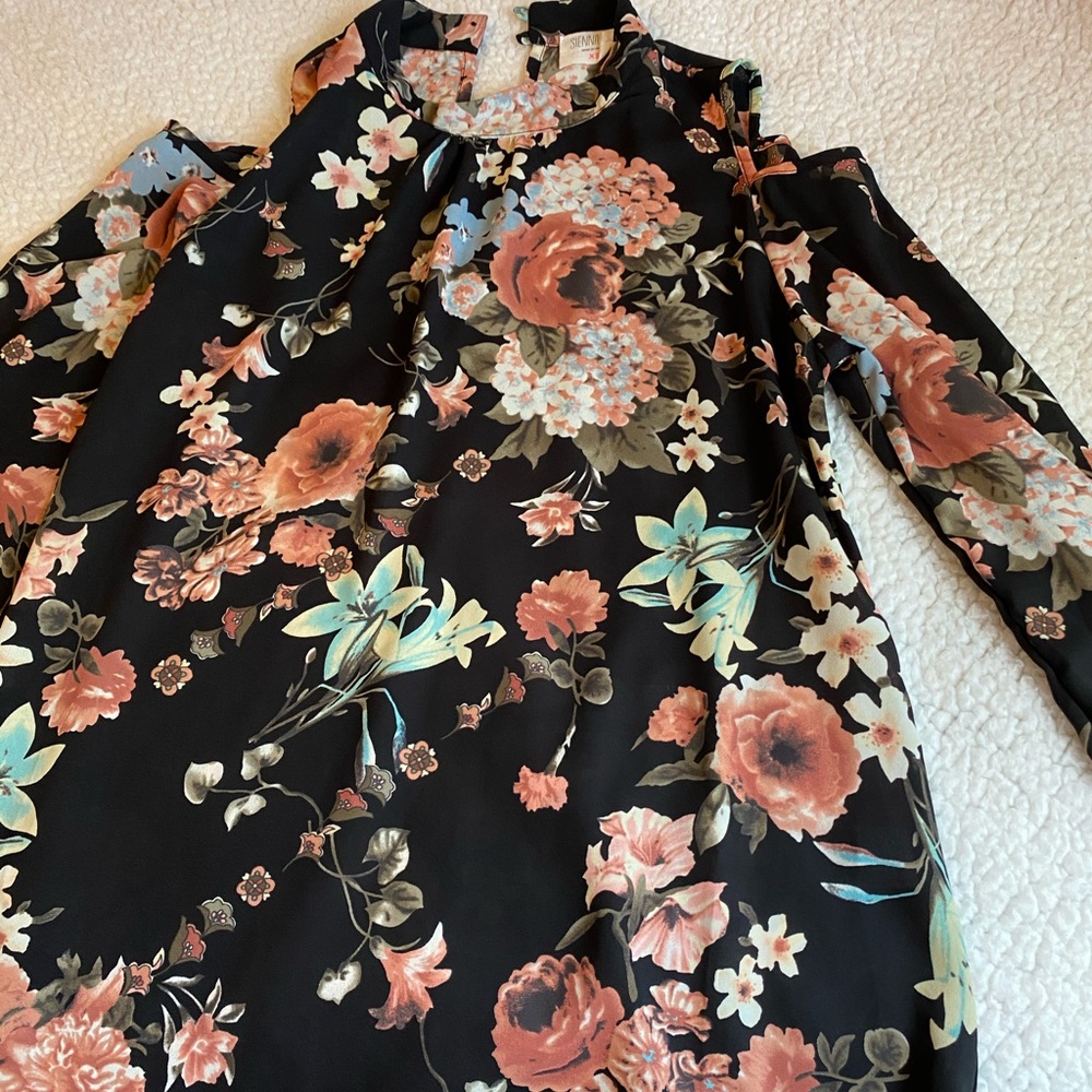 Floral cold shoulder top